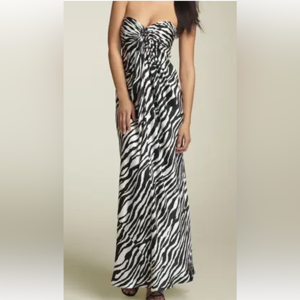 LAUNDRY by SHELLI SEGAL CHARMEUS gown, size 8 excellent condition fully lined - Picture 4 of 14